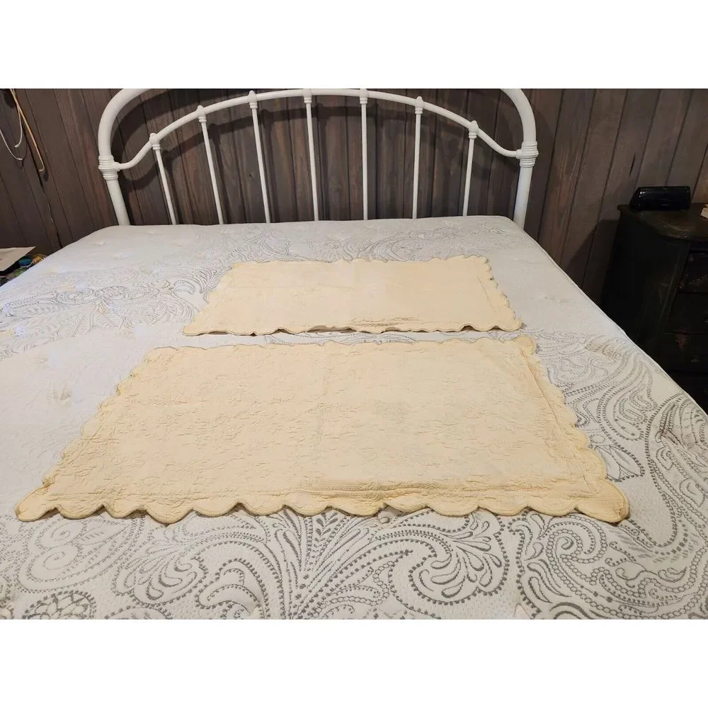 Vintage 100% Cotton PALE YELLOW MATELASSE KING SHAMS 21